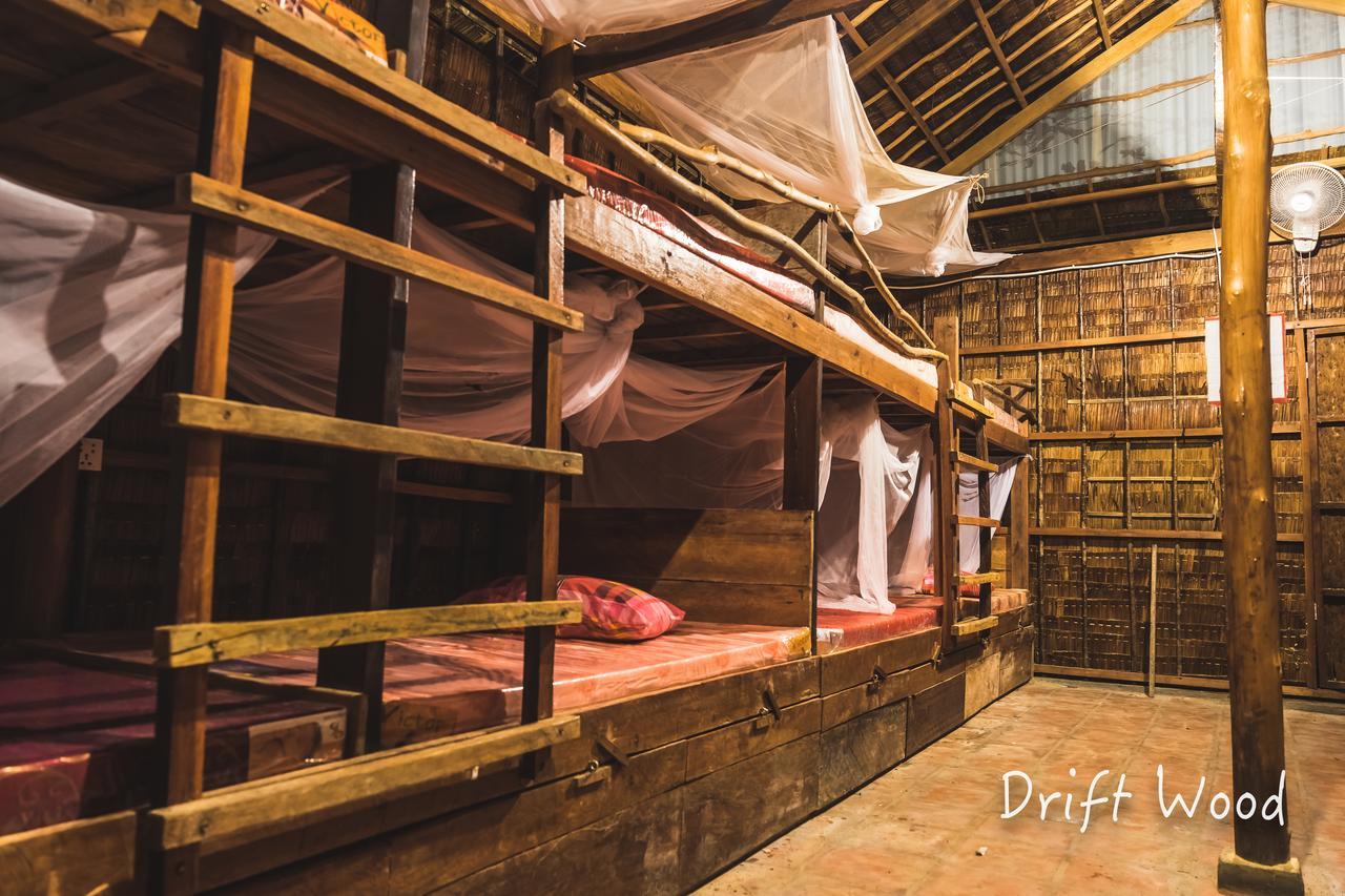 Driftwood Hostel And Bungalows Rongszanlöm-sziget Kültér fotó
